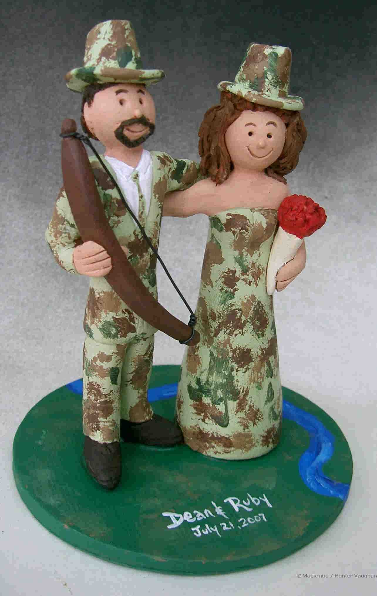 Hunters in Camouflage Wedding Cake Topper